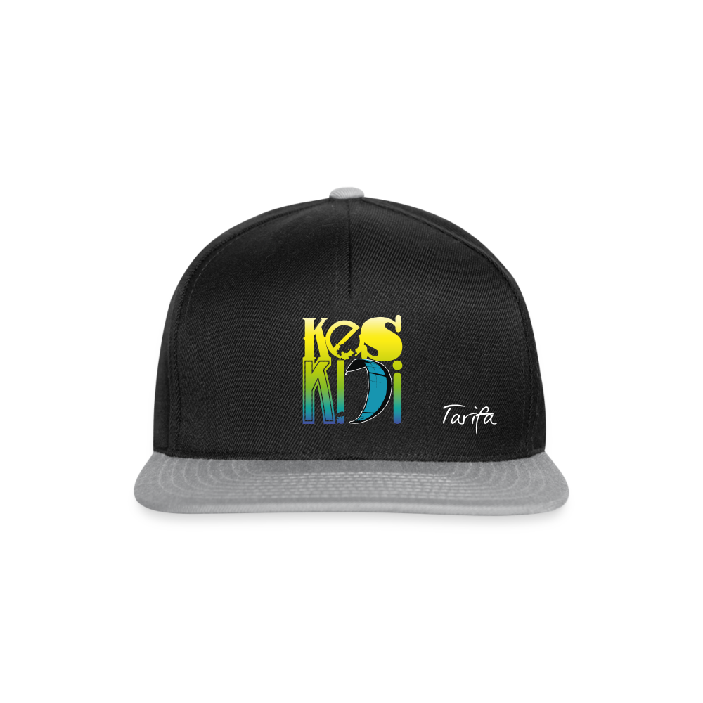 Keskidi Tarifa Online Wear - The Cap Keskidi kite surf instructor from Tarifa brings the wind life rhythm, a must-have for urban and sporty looks. We always keep it positive, you feel me?